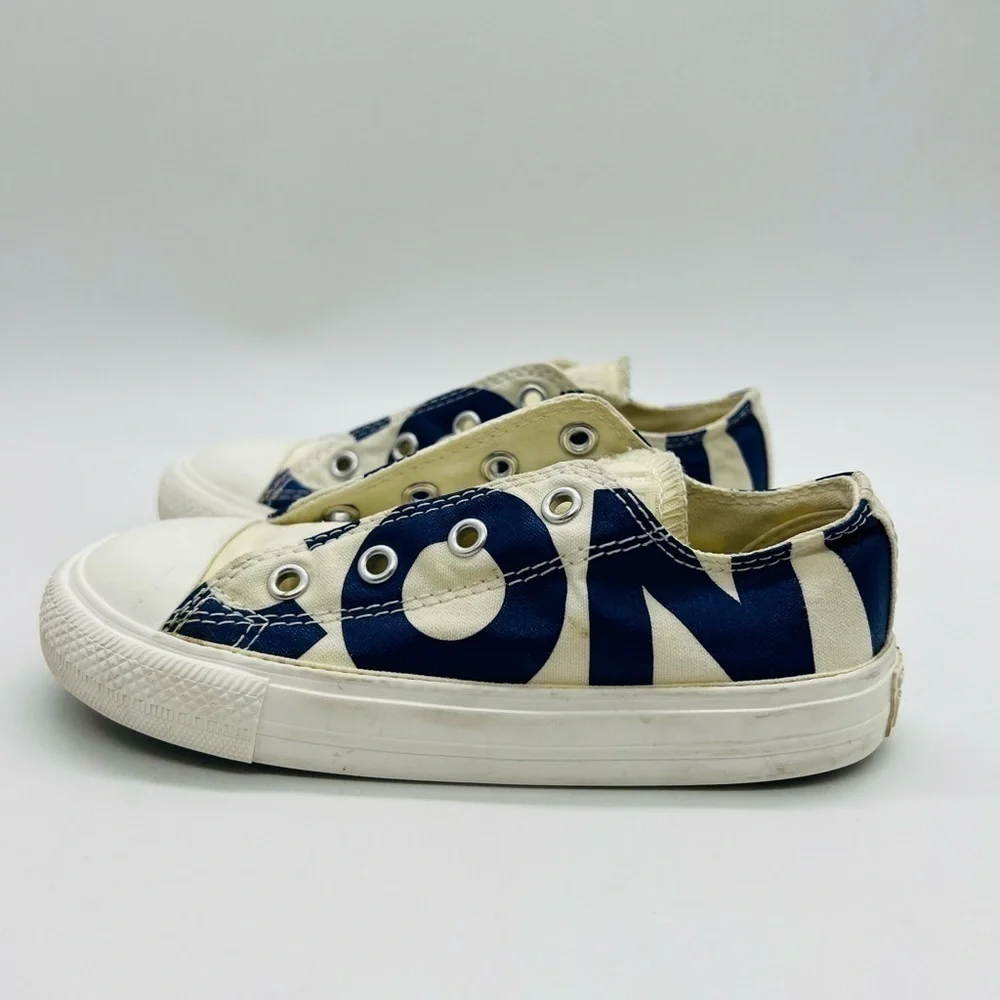 CONVERSE SNEAKERS WHITE WITHCONVERSE  IN LARGE BLUE LETTERS SIZE TODDLER 10